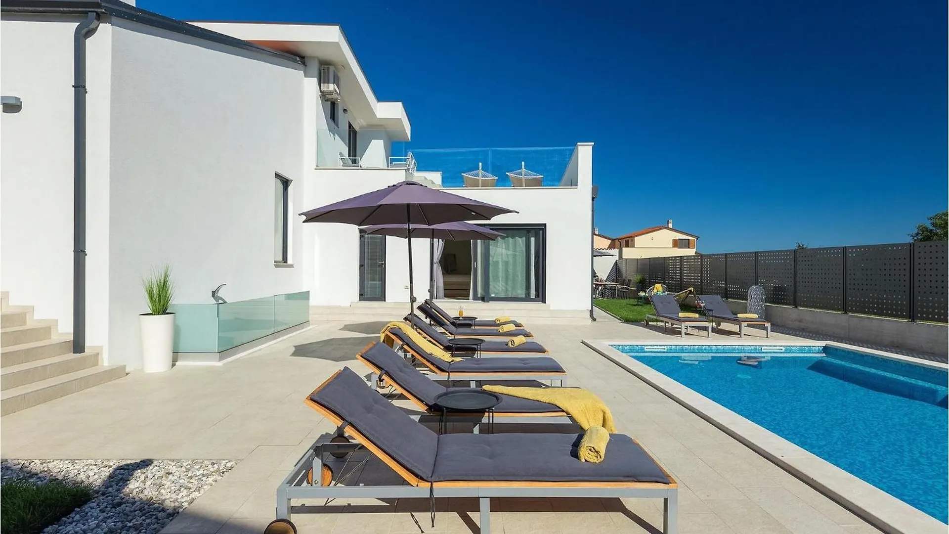 Villa Dolcea Ουμάγκ 0*,